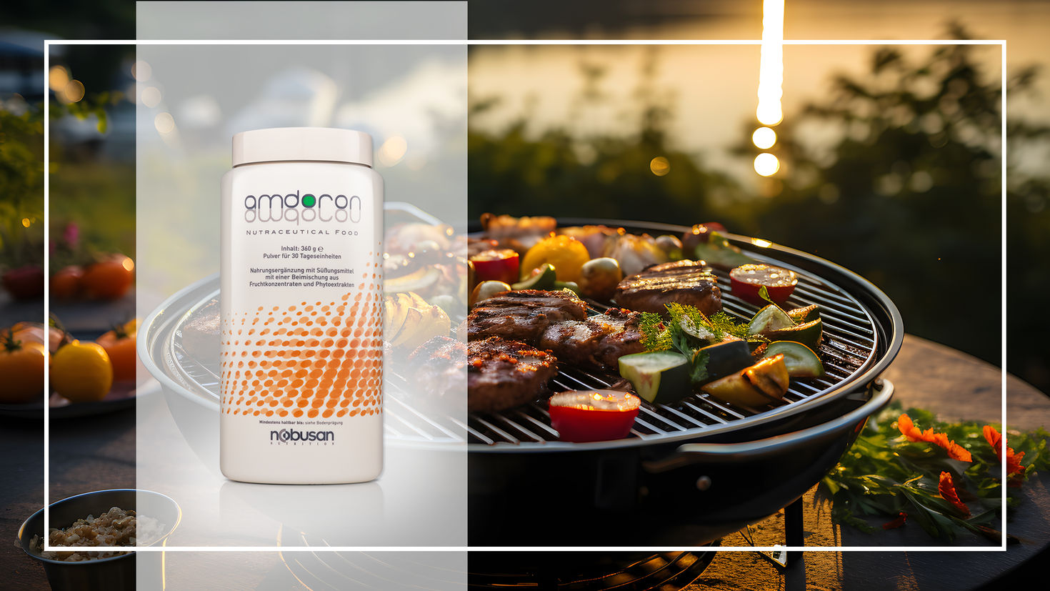 Gesundes Grillen! Gemüse und Steaks auf einem Kugelgrill sowie andere Köstlichkeiten und im Hintergrund die Abenddämmerung im sanften Licht.